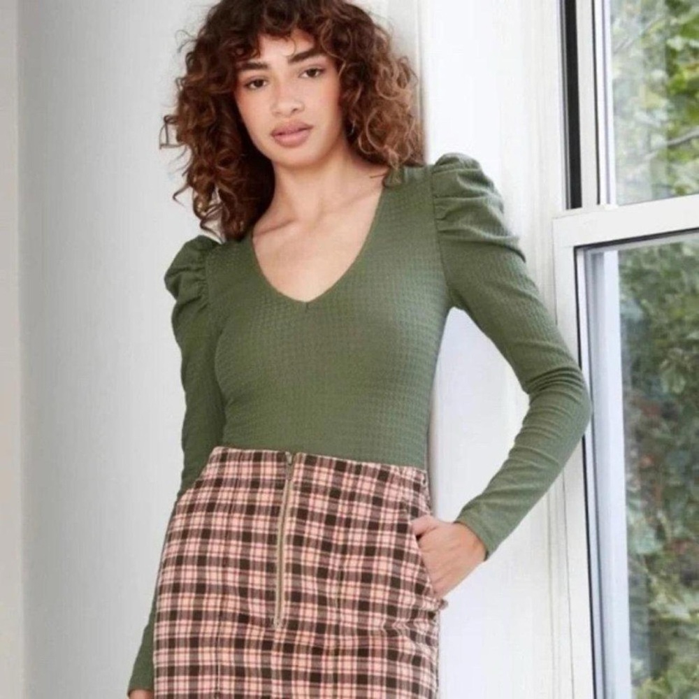 NWT Wild Fable Olive Green Puff Shoulder V-Neck Long Sleeve Bodysuit Size L